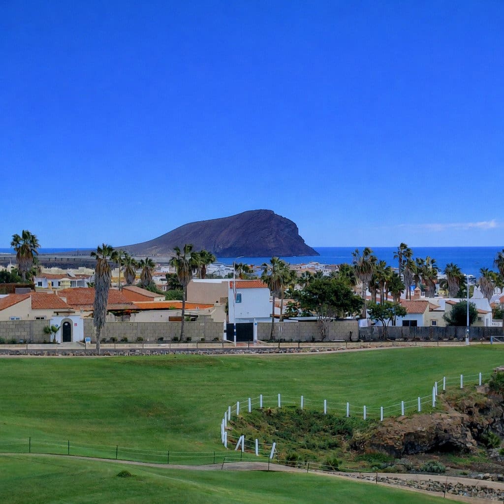 2 soverom Villa til salgs i Golf del Sur med svømmebasseng garasje - € 399 995 (Ref: 9539902)