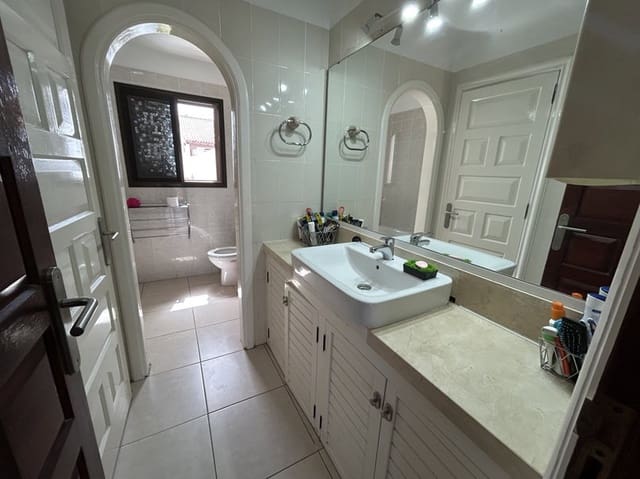 2 slaapkamer Villa te koop in Golf del Sur, San Miguel de Abona met zwembad garage - € 399.995 (Ref: 9539902)