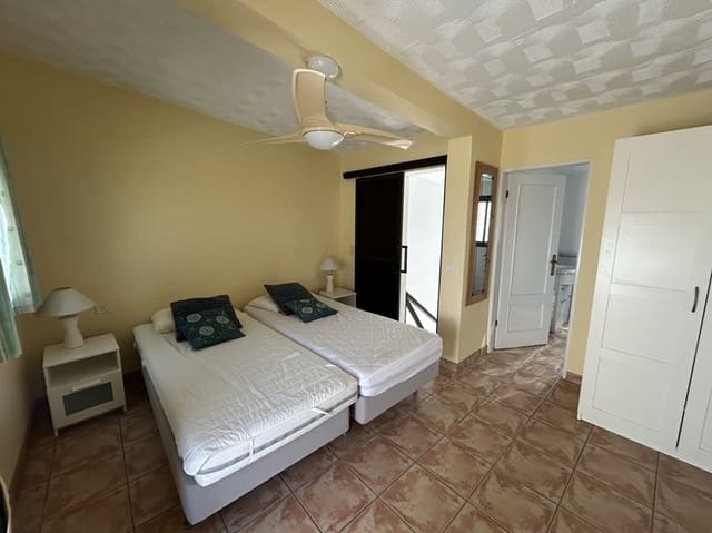 2 slaapkamer Villa te koop in Golf del Sur, San Miguel de Abona met zwembad garage - € 399.995 (Ref: 9539902)
