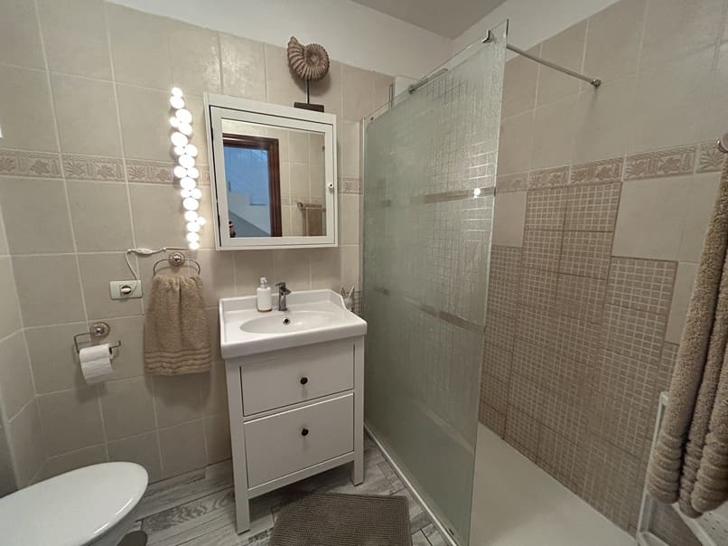 3 makuuhuone Omakotitalo myytävänä paikassa Las Chafiras (San Miguel) mukana uima-altaan - 390 000 € (Ref: 9810411)