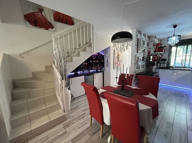 Casa de 3 habitaciones en Las Chafiras (San Miguel), San Miguel de Abona en venta con piscina garaje - 379.995 € (Ref: 9810411)