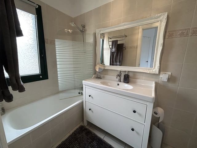 Casa de 3 habitaciones en Las Chafiras (San Miguel), San Miguel de Abona en venta con piscina garaje - 379.995 € (Ref: 9810411)