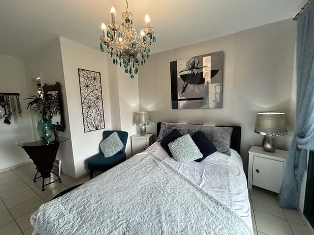 Casa de 3 habitaciones en Las Chafiras (San Miguel), San Miguel de Abona en venta con piscina garaje - 379.995 € (Ref: 9810411)