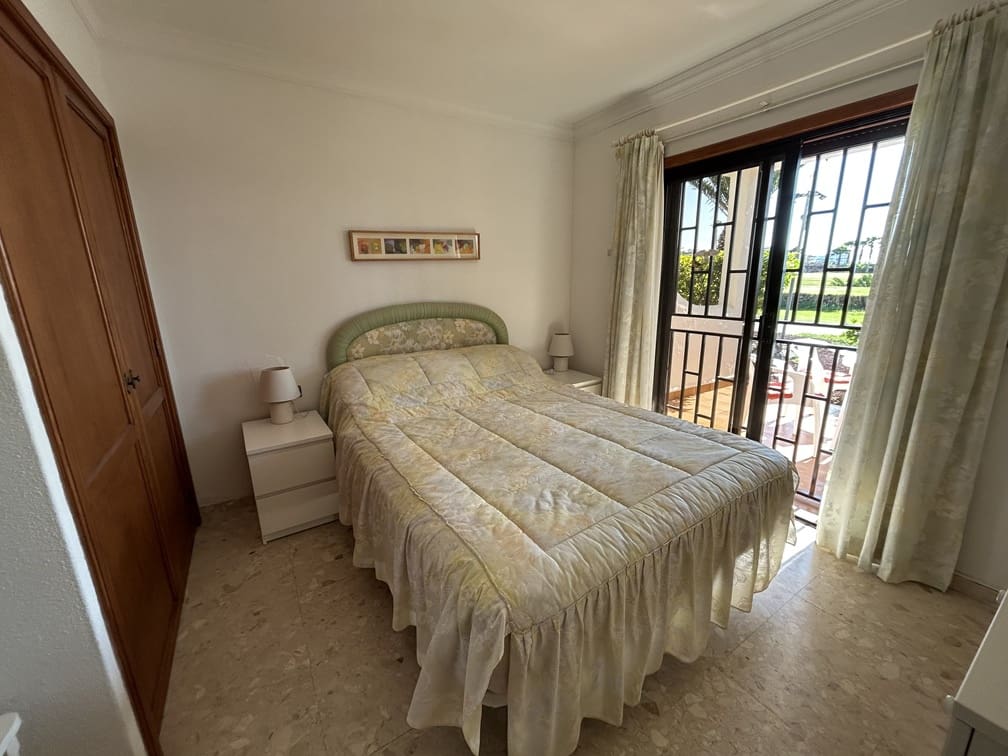 Apartamento de 2 habitaciones en Amarilla Golf en venta con piscina - 269.000 € (Ref: 9815033)