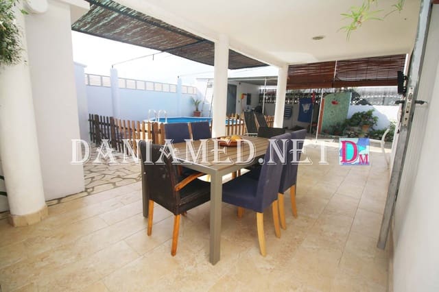 3 soveværelse Villa til salg i Dénia med swimmingpool garage - € 265.000 (Ref: 7776925)