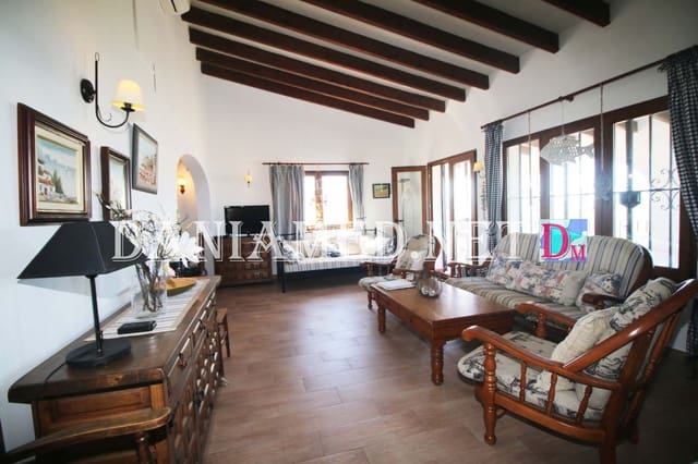 5 sovrum Villa till salu i Monte Pego, Pego med pool garage - 575 000 € (Ref: 8212538)