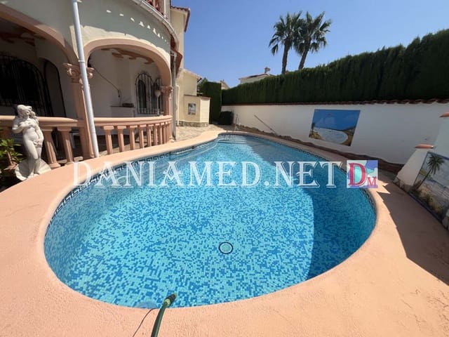 4 soveværelse Villa til salg i Dénia med garage - € 380.000 (Ref: 8475304)