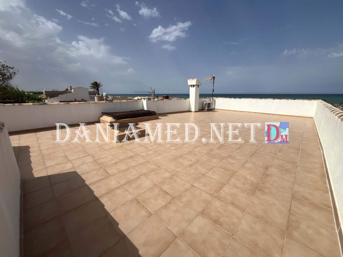 4 slaapkamer Villa te koop in Oliva met garage - € 395.000 (Ref: 8475305)