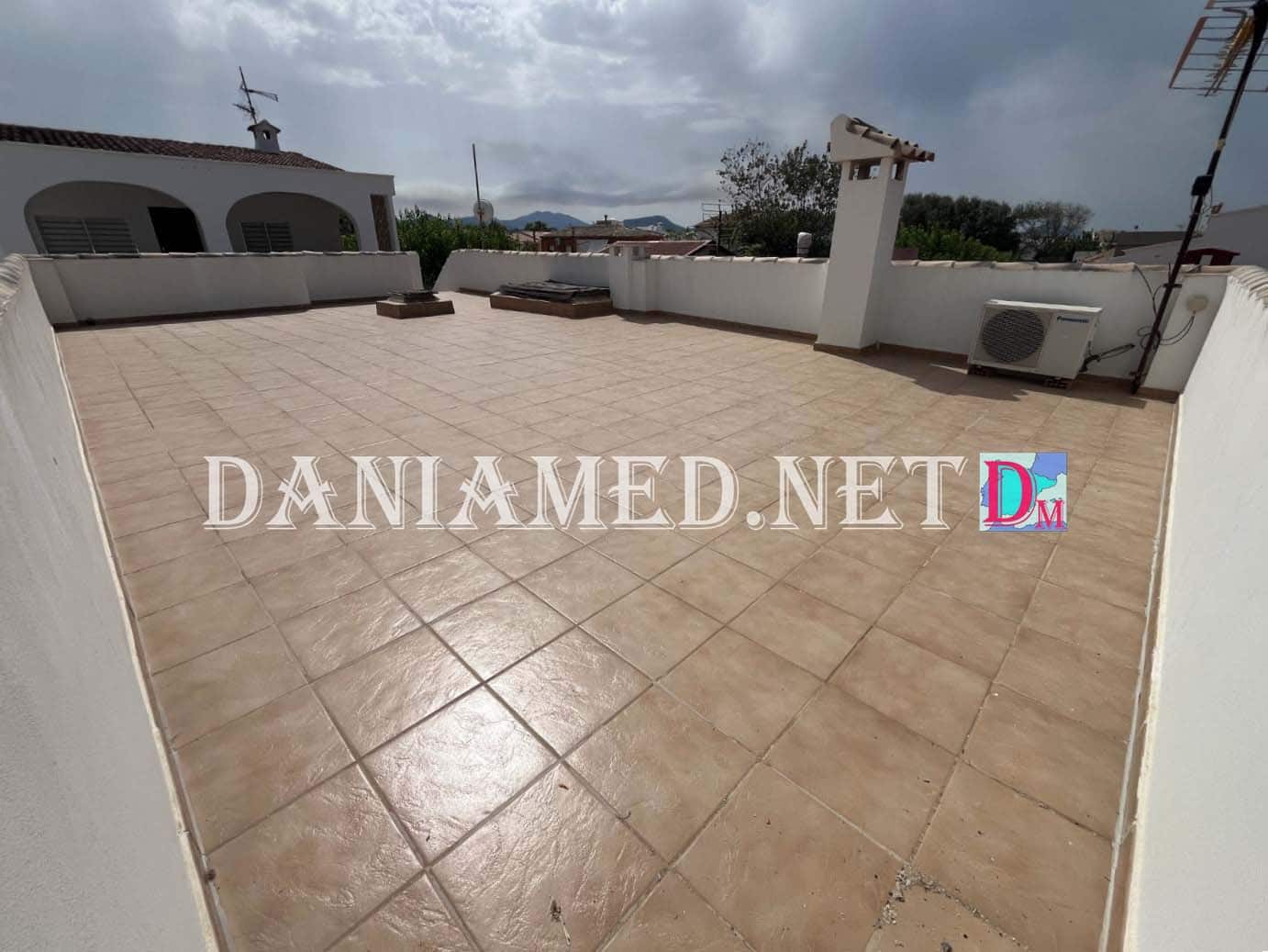 4 slaapkamer Villa te koop in Oliva met garage - € 395.000 (Ref: 8475305)