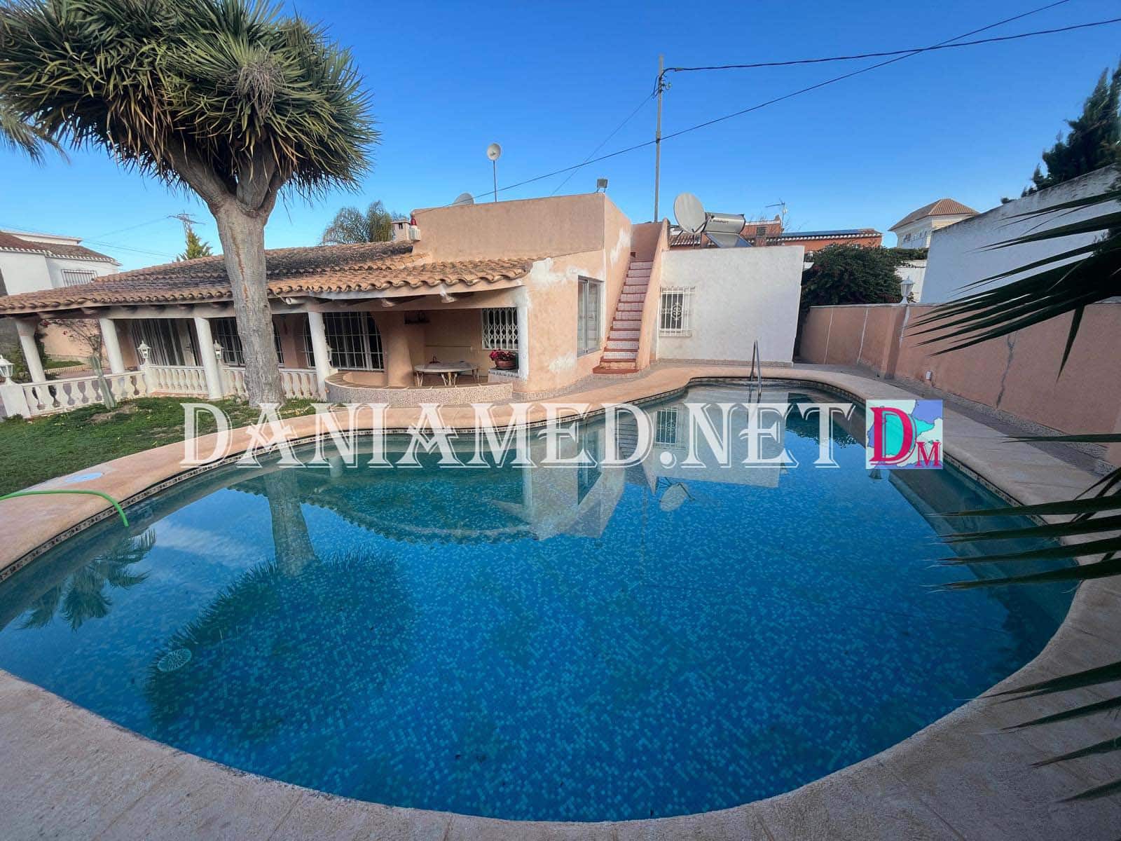 4 soverom Villa til salgs i Denia med svømmebasseng garasje - € 460 000 (Ref: 8855952)