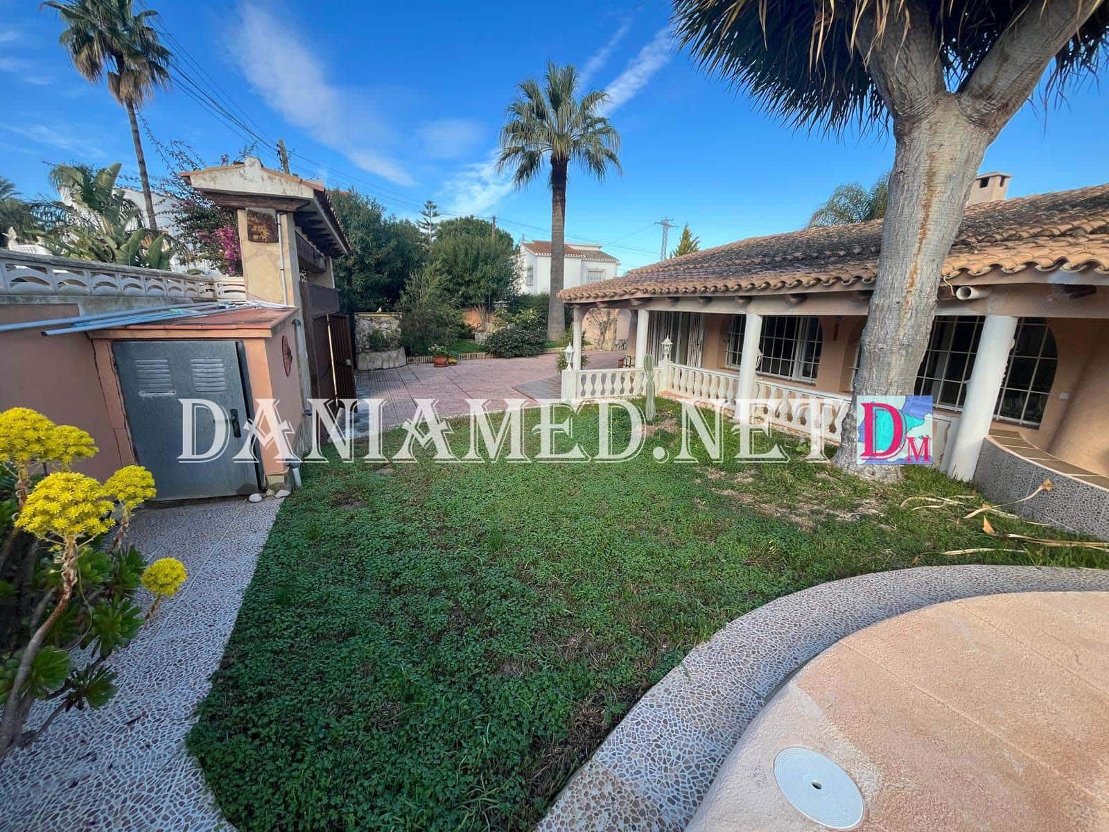 4 soverom Villa til salgs i Denia med svømmebasseng garasje - € 460 000 (Ref: 8855952)