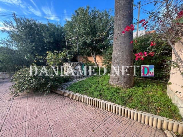 4 sypialnia Willa na sprzedaż w Las Marinas / Les Marines, Dénia z basenem garażem - 460 000 € (Ref: 8855952)