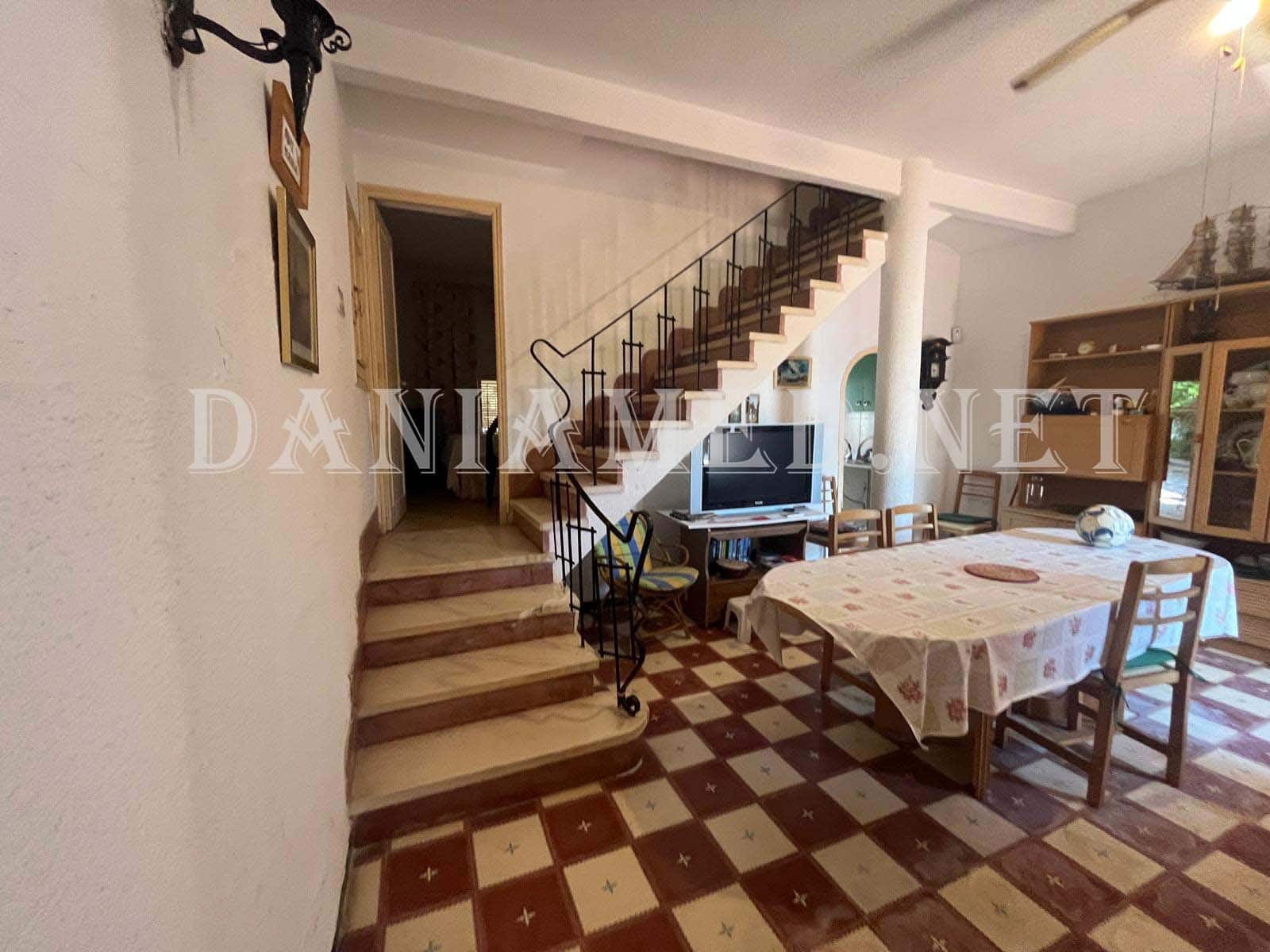 Chalet de 8 habitaciones en Dénia en venta con garaje - 590.000 € (Ref: 9131845)