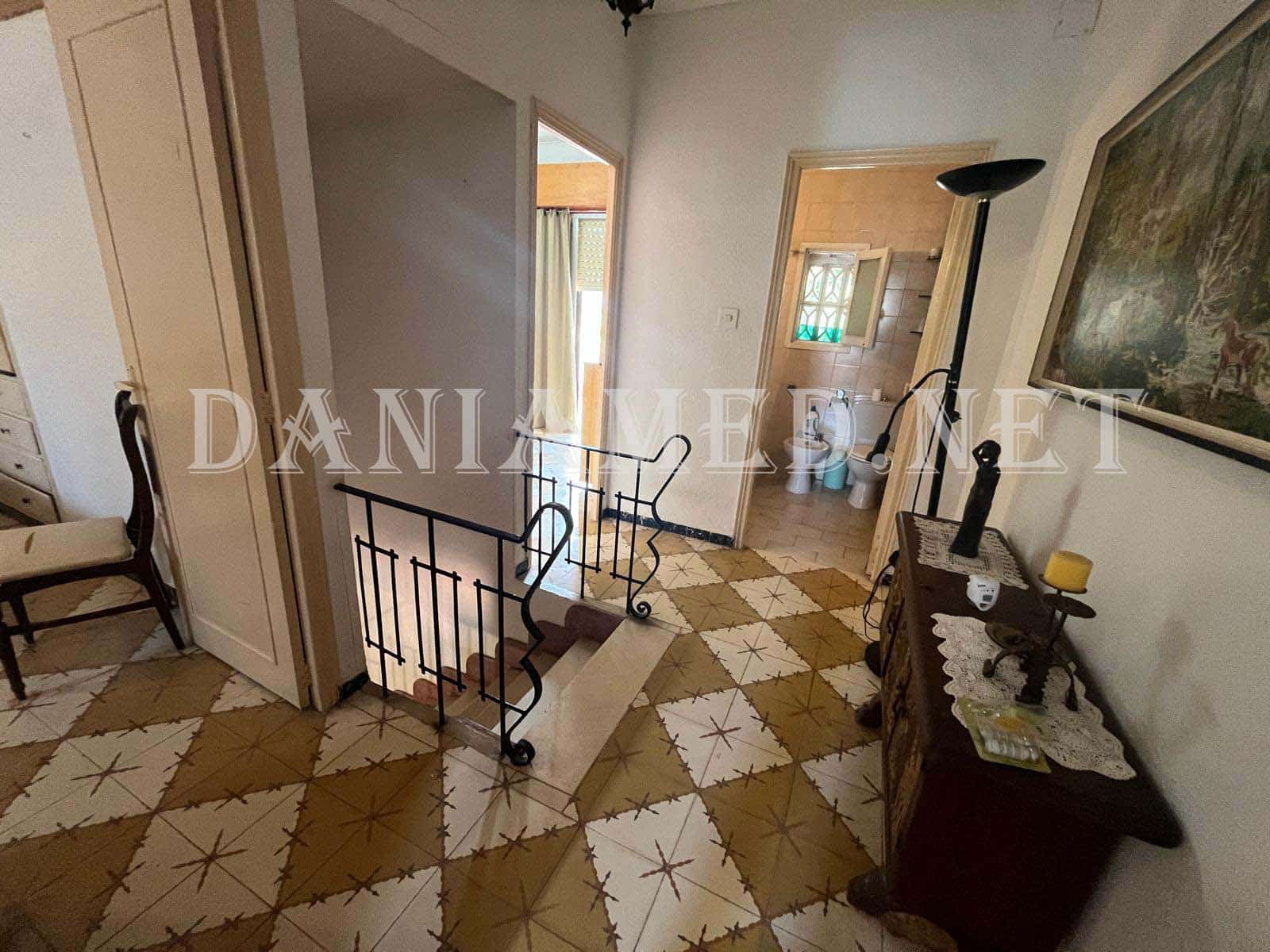 Chalet de 8 habitaciones en Dénia en venta con garaje - 590.000 € (Ref: 9131845)