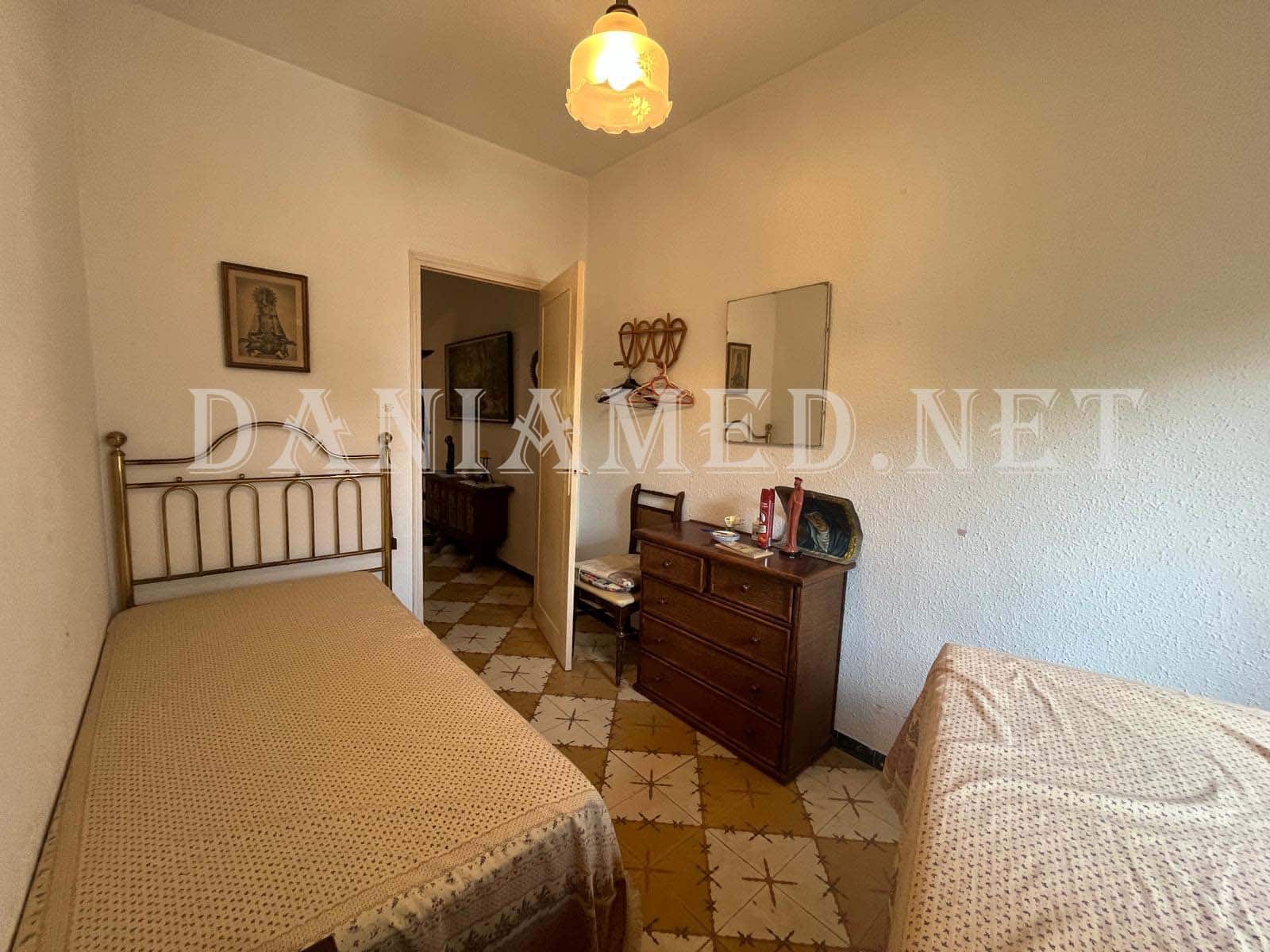 Chalet de 8 habitaciones en Dénia en venta con garaje - 590.000 € (Ref: 9131845)