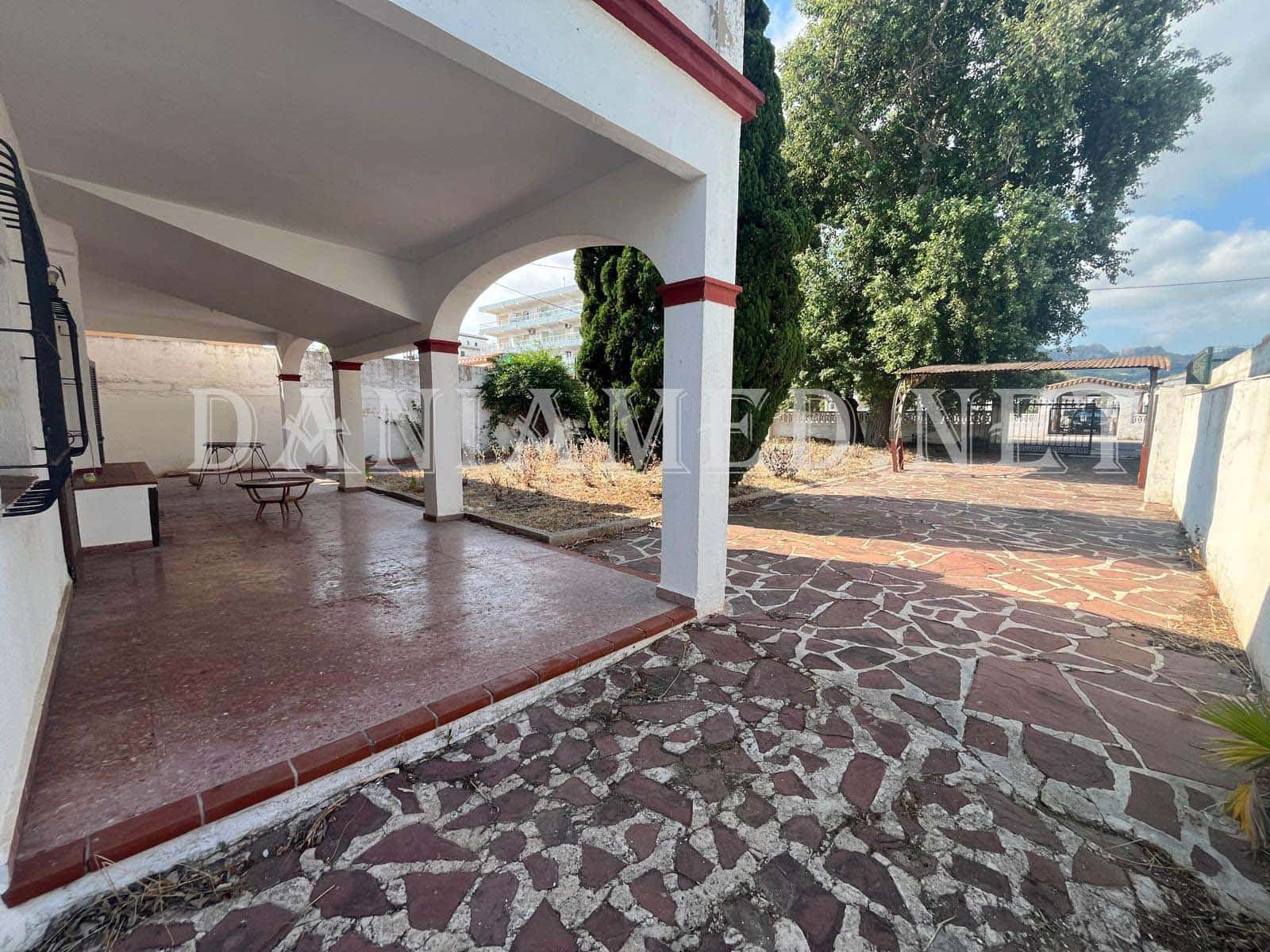 Chalet de 8 habitaciones en Dénia en venta con garaje - 590.000 € (Ref: 9131845)