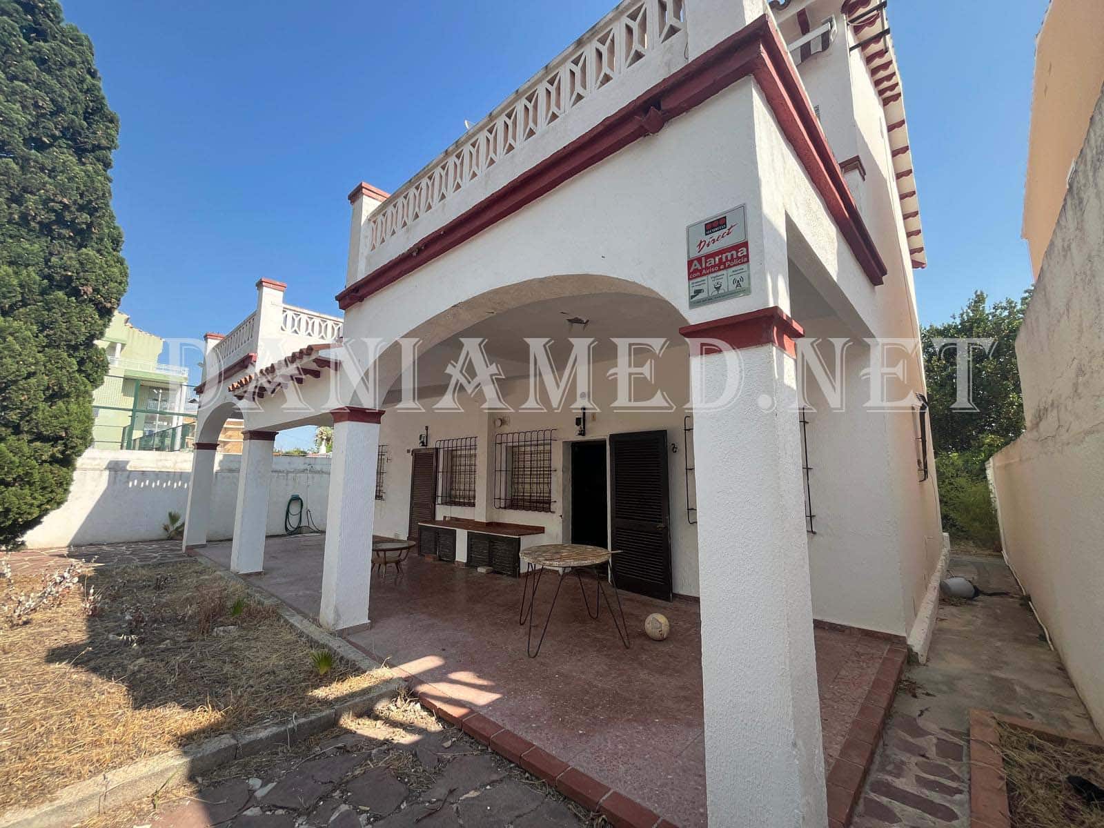 Chalet de 8 habitaciones en Dénia en venta con garaje - 590.000 € (Ref: 9131845)