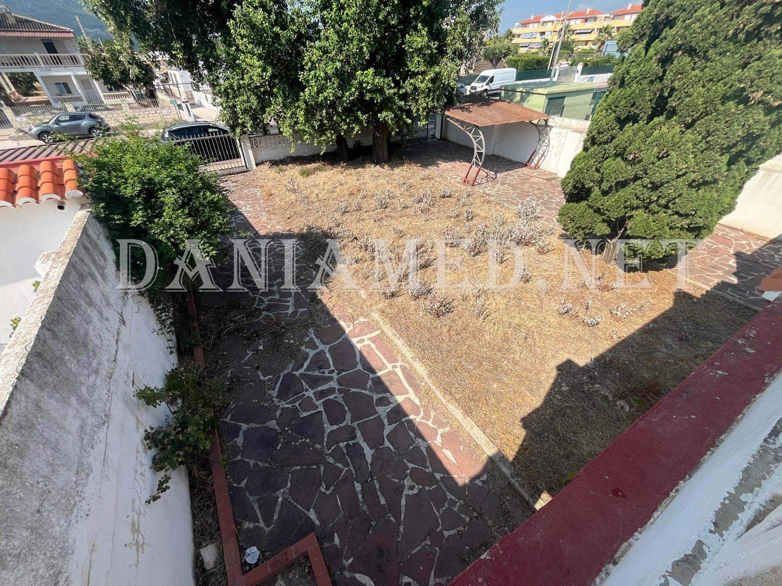 Chalet de 8 habitaciones en Dénia en venta con garaje - 590.000 € (Ref: 9131845)