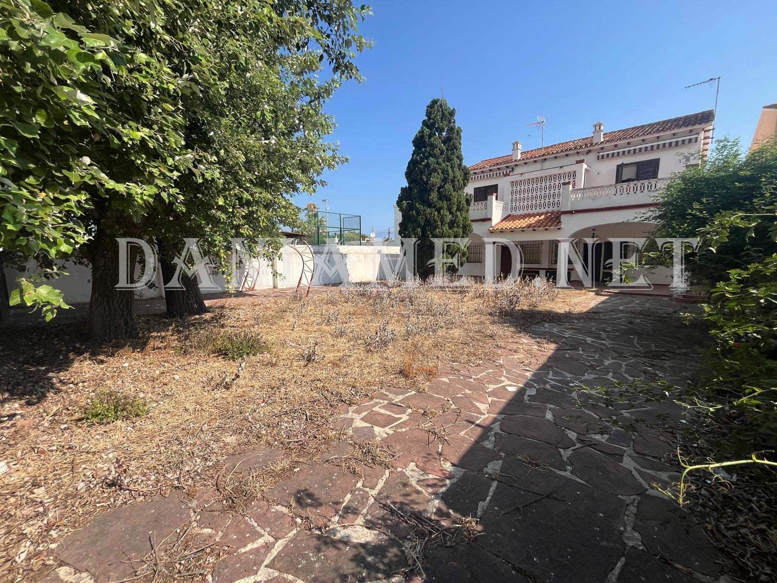 Chalet de 8 habitaciones en Dénia en venta con garaje - 590.000 € (Ref: 9131845)