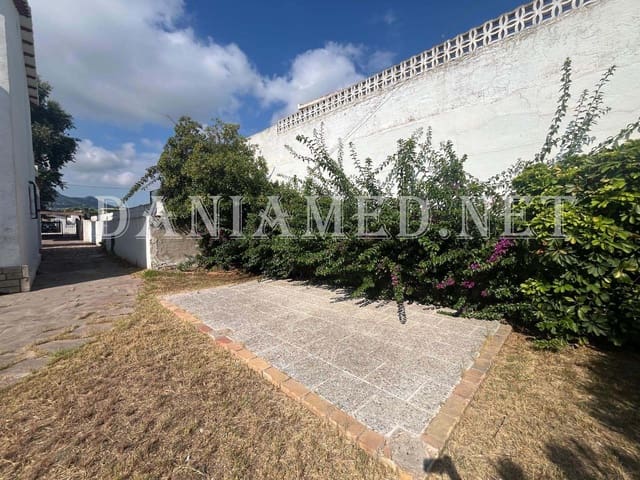 Chalet de 8 habitaciones en Dénia en venta con garaje - 590.000 € (Ref: 9131845)