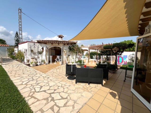 Chalet de 3 habitaciones en Dénia en venta con garaje - 441.000 € (Ref: 9196704)