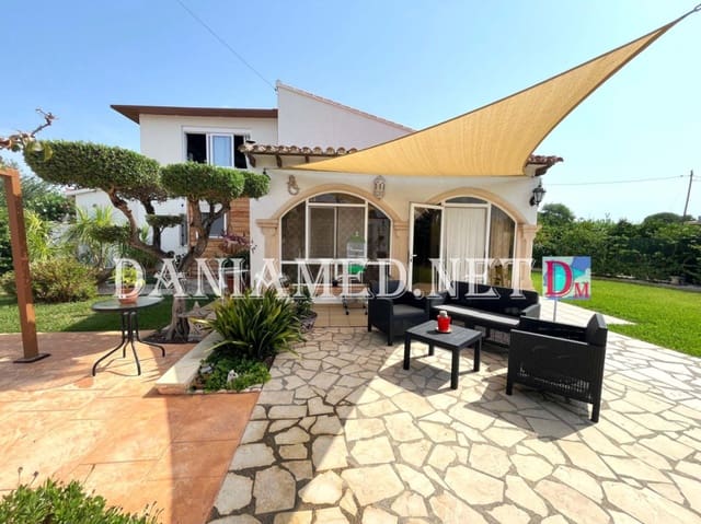 Chalet de 3 habitaciones en Dénia en venta con garaje - 441.000 € (Ref: 9196704)