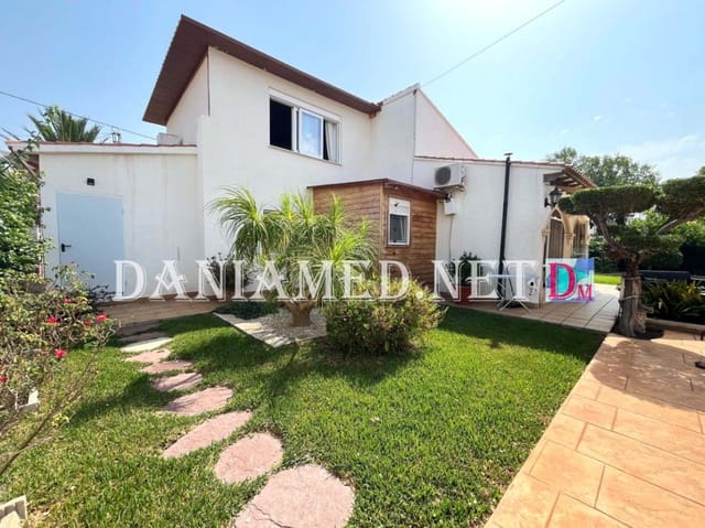 Chalet de 3 habitaciones en Dénia en venta con garaje - 441.000 € (Ref: 9196704)