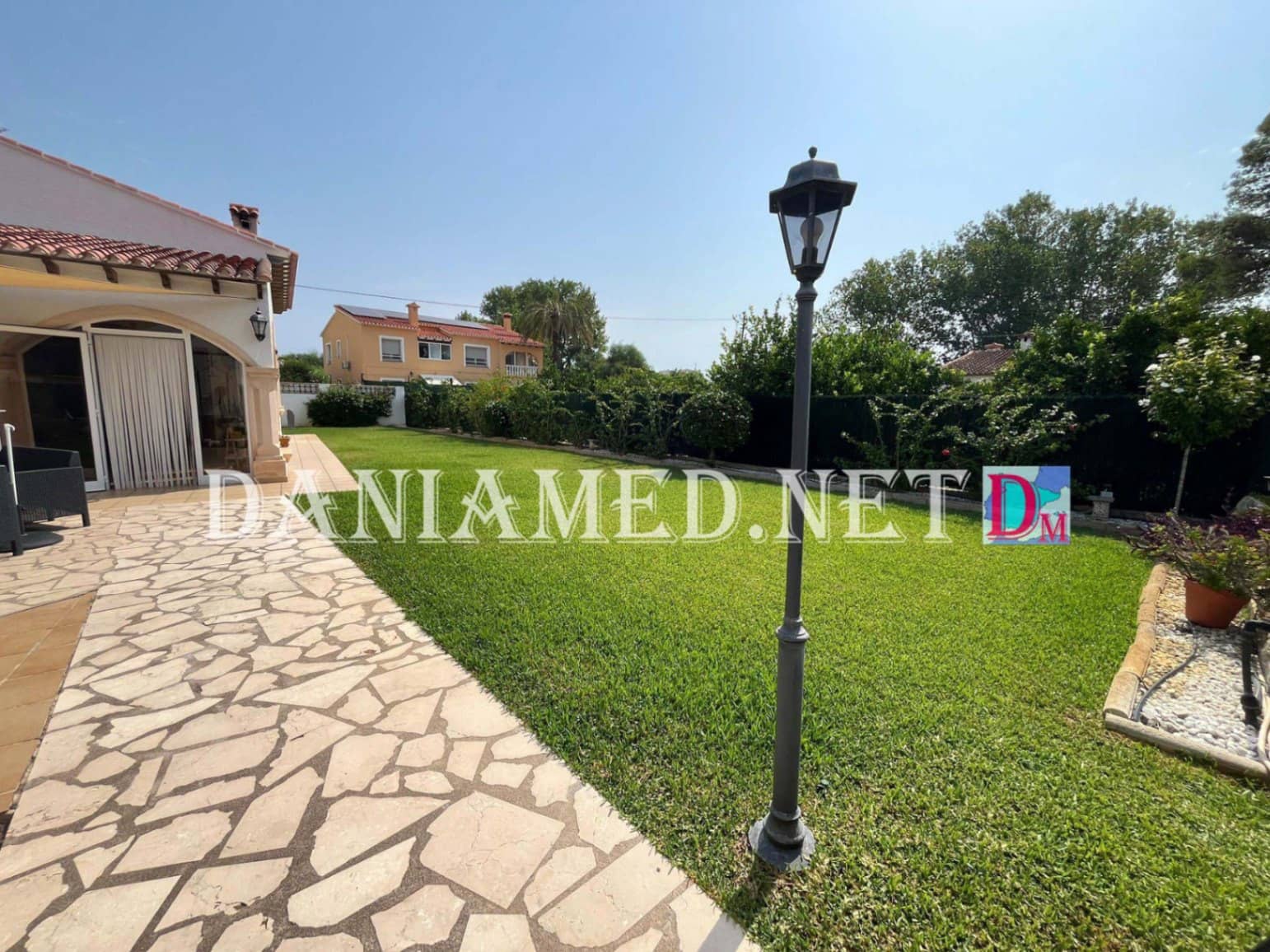 Chalet de 3 habitaciones en Dénia en venta con garaje - 441.000 € (Ref: 9196704)