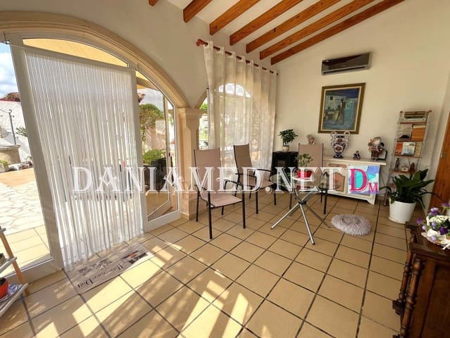 Chalet de 3 habitaciones en Dénia en venta con garaje - 441.000 € (Ref: 9196704)