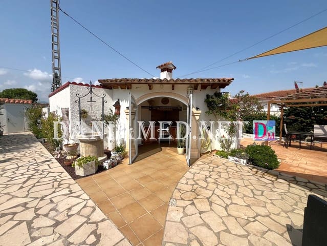 Chalet de 3 habitaciones en Dénia en venta con garaje - 441.000 € (Ref: 9196704)