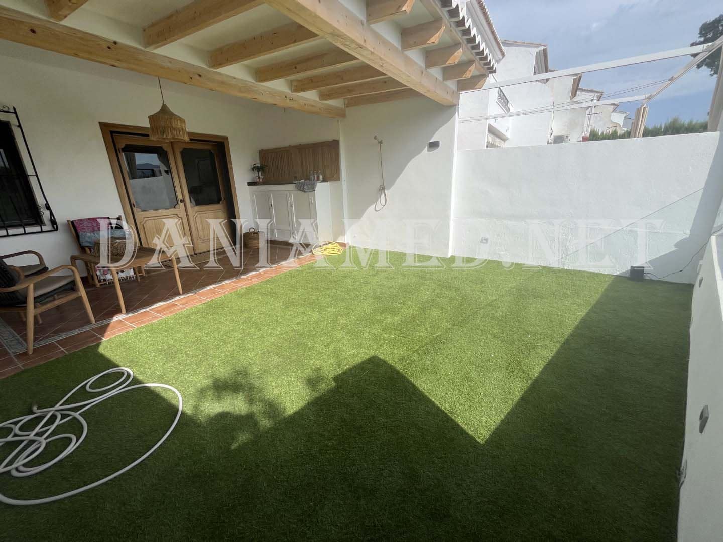 3 slaapkamer Rijtjeshuis te koop in Denia met garage - € 369.000 (Ref: 9340332)