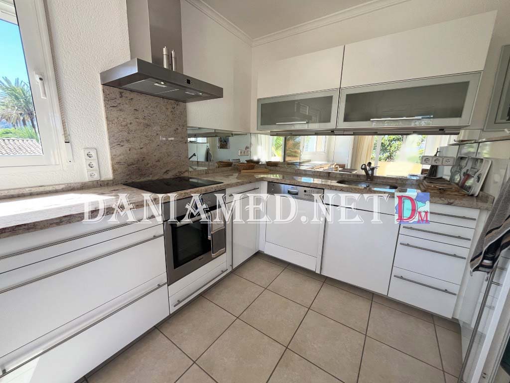 4 makuuhuone Huvila myytävänä paikassa Denia mukana uima-altaan 
autotalli - 850 000 € (Ref: 9340333)