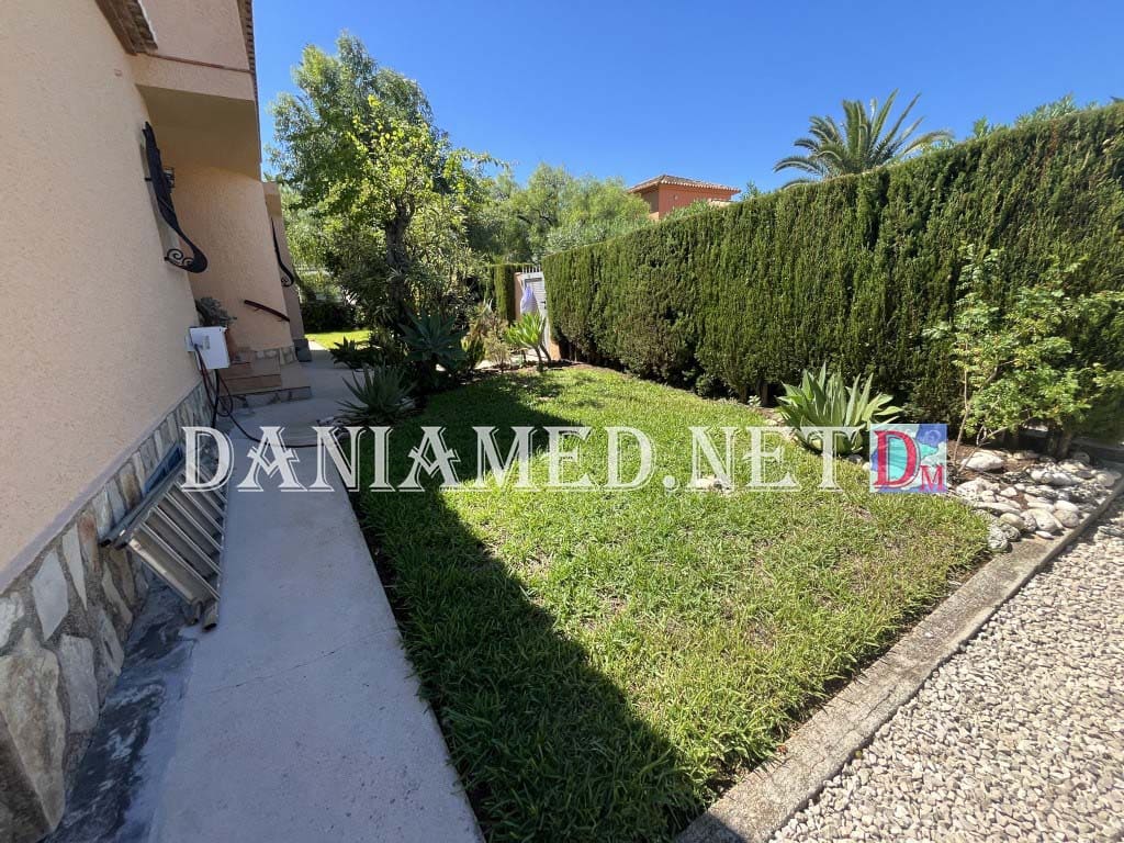 4 makuuhuone Huvila myytävänä paikassa Denia mukana uima-altaan 
autotalli - 850 000 € (Ref: 9340333)