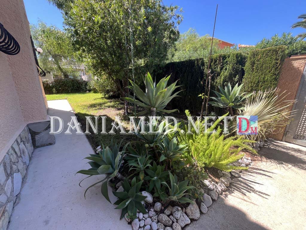 4 makuuhuone Huvila myytävänä paikassa Denia mukana uima-altaan 
autotalli - 850 000 € (Ref: 9340333)