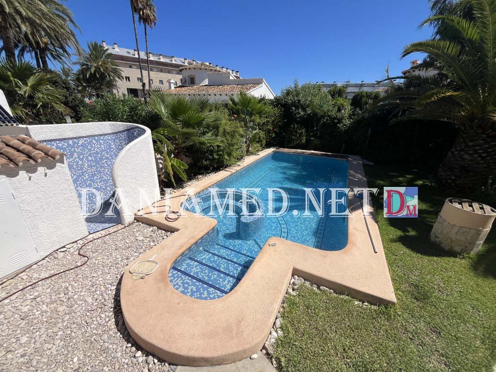 4 makuuhuone Huvila myytävänä paikassa Denia mukana uima-altaan 
autotalli - 850 000 € (Ref: 9340333)