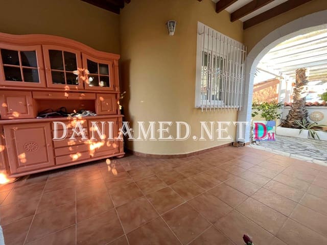 3 Zimmer Villa zu verkaufen in Dénia mit Garage - 450.000 € (Ref: 9449309)