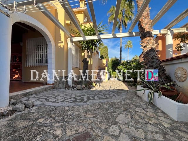 3 Zimmer Villa zu verkaufen in Dénia mit Garage - 450.000 € (Ref: 9449309)