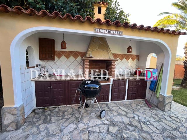 3 Zimmer Villa zu verkaufen in Dénia mit Garage - 450.000 € (Ref: 9449309)
