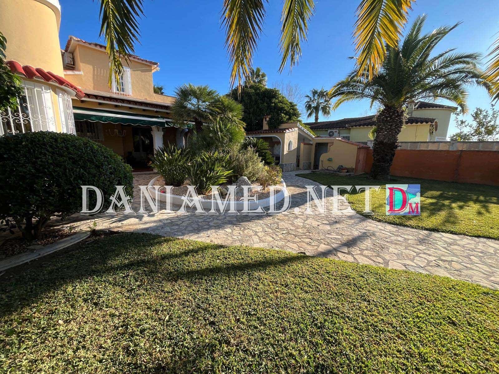 3 Zimmer Villa zu verkaufen in Denia mit Garage - 450.000 € (Ref: 9449309)