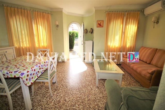 2 slaapkamer Rijtjeshuis te koop in Dénia met zwembad - € 255.000 (Ref: 9449313)