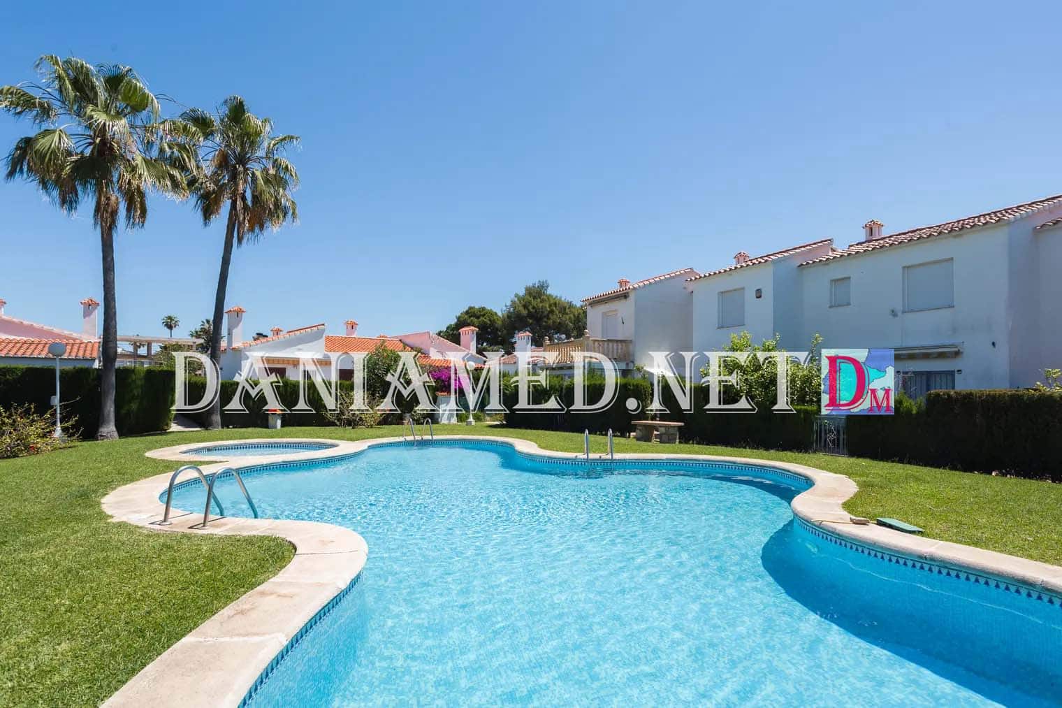2 bedroom Terraced Villa for sale in Denia with pool - € 255,000 (Ref: 9449313)
