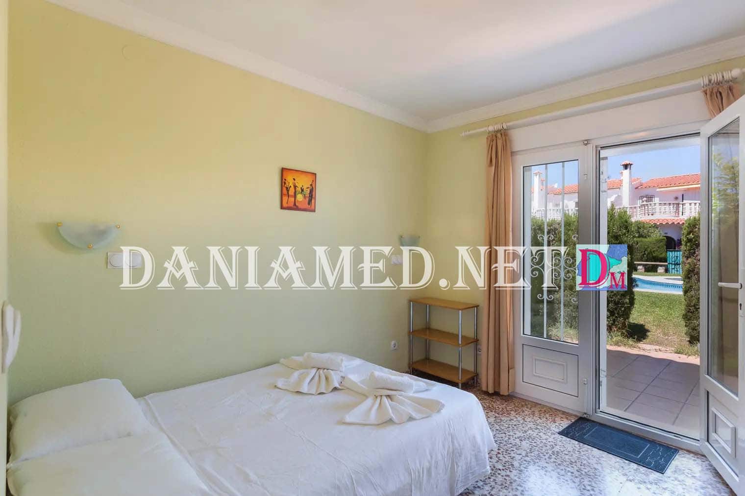 2 bedroom Terraced Villa for sale in Denia with pool - € 255,000 (Ref: 9449313)