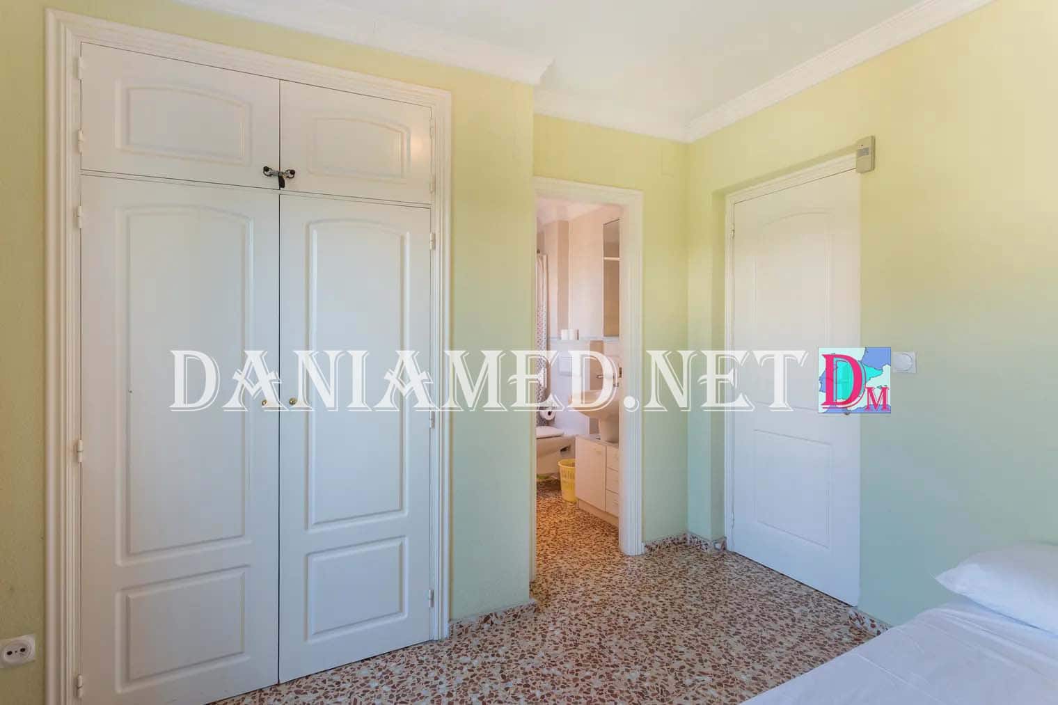 2 bedroom Terraced Villa for sale in Denia with pool - € 255,000 (Ref: 9449313)