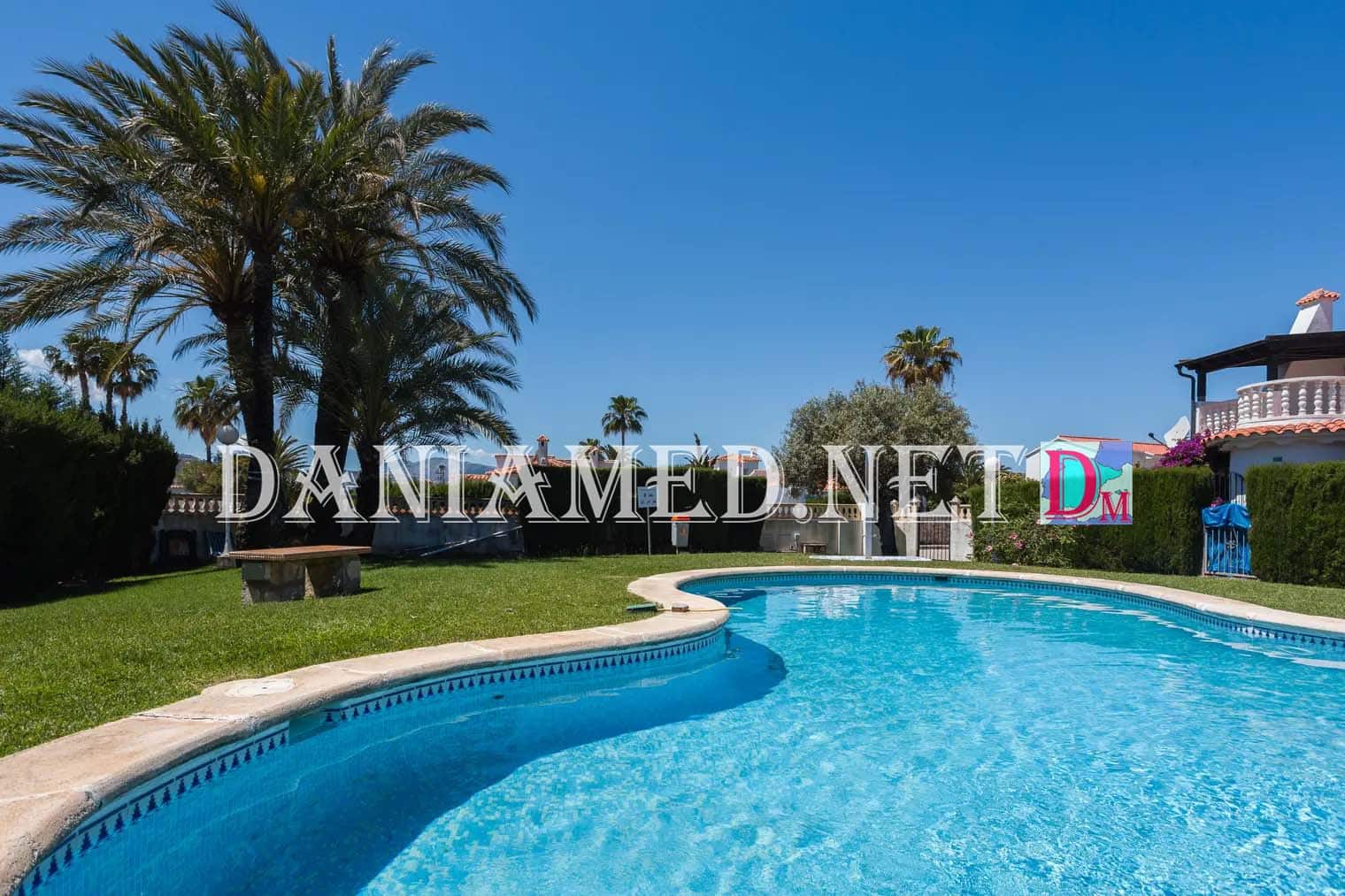 2 bedroom Terraced Villa for sale in Denia with pool - € 255,000 (Ref: 9449313)