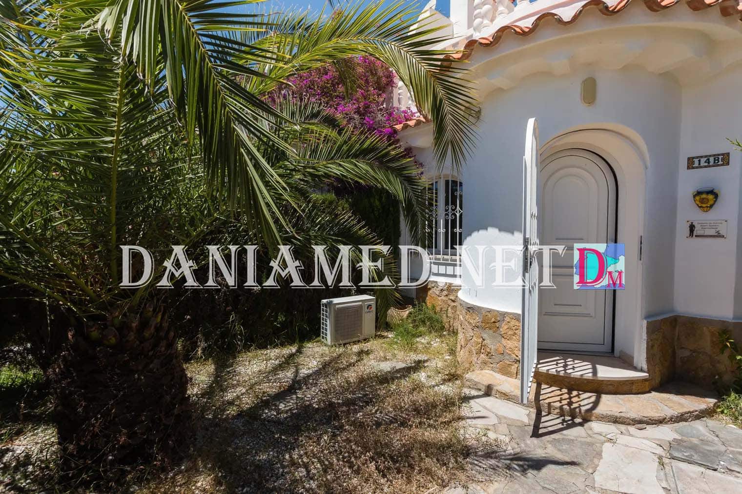 2 bedroom Terraced Villa for sale in Denia with pool - € 255,000 (Ref: 9449313)