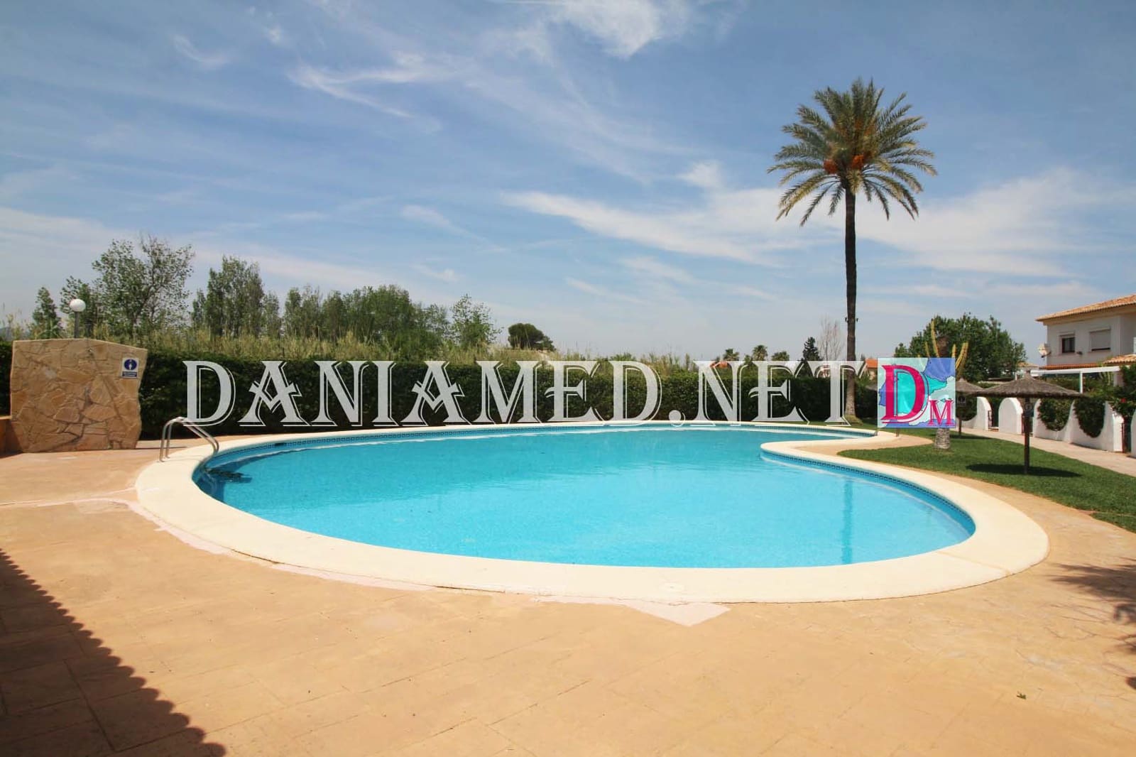 2 soveværelse Rækkehus til salg i Denia med swimmingpool garage - € 250.000 (Ref: 9516039)