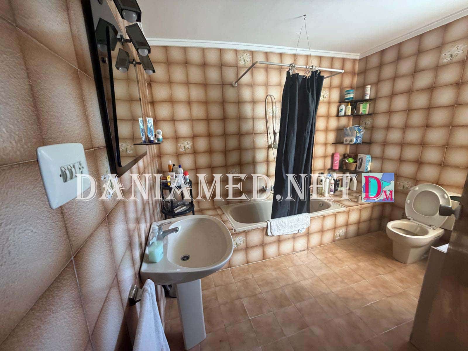 4 bedroom Finca/Country House for sale in Oliva Nova - € 249,000 (Ref: 9562598)