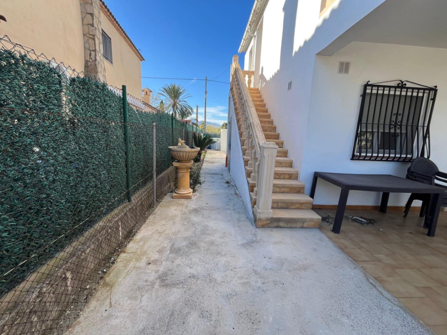 3 bedroom Villa for rent in Oliva with pool garage - € 1,250 (Ref: 9562601)