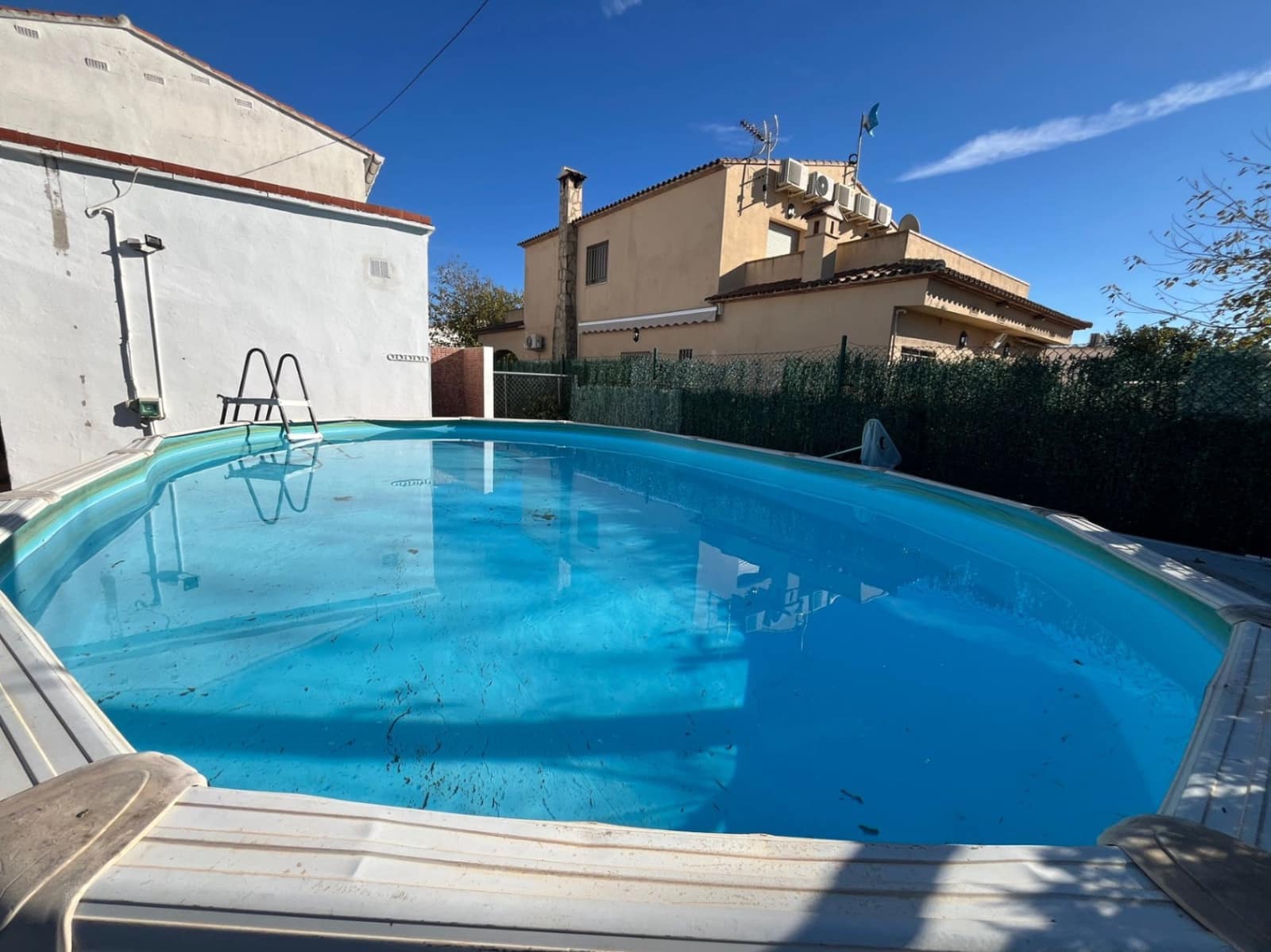 3 bedroom Villa for rent in Oliva with pool garage - € 1,250 (Ref: 9562601)