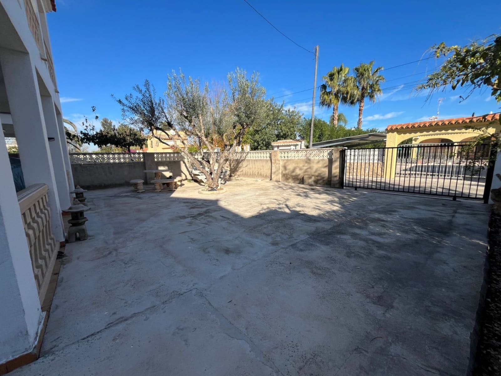 3 bedroom Villa for rent in Oliva with pool garage - € 1,250 (Ref: 9562601)